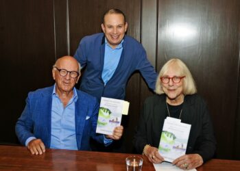 Praise for Here Back East, New Collection by Lenny Ackerman